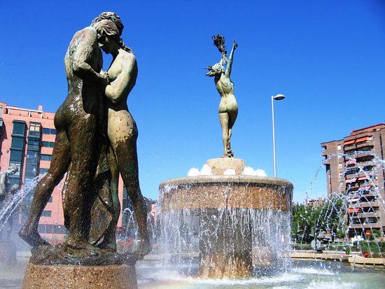 el Homenaje a la Mujer